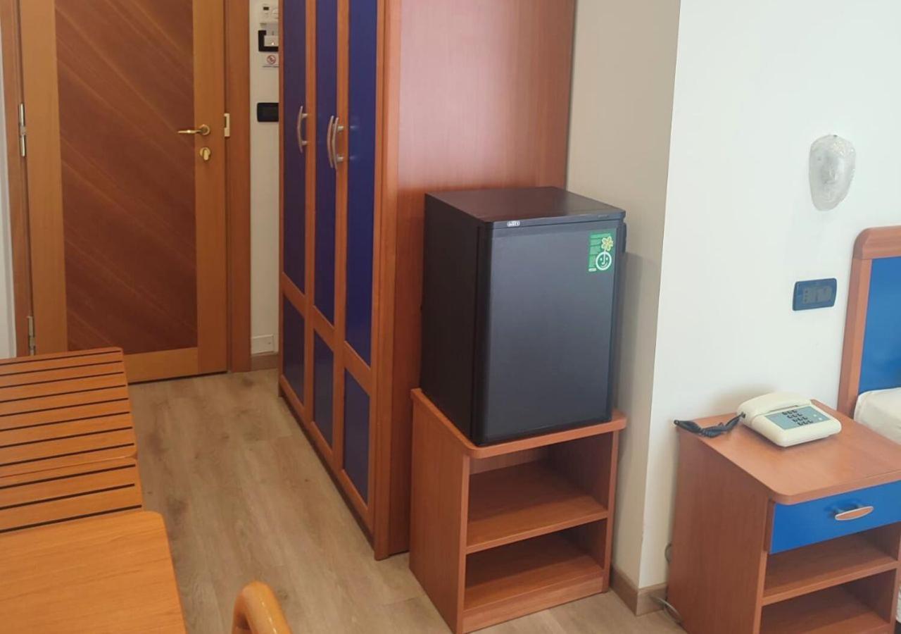 Hotel Riviera B&B มิซาโน อาดรีอาติโก ภายนอก รูปภาพ