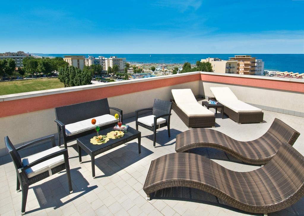 Hotel Riviera B&B มิซาโน อาดรีอาติโก ภายนอก รูปภาพ