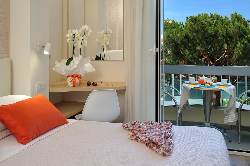 Hotel Riviera B&B มิซาโน อาดรีอาติโก ภายนอก รูปภาพ